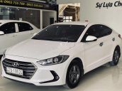 Bán xe Hyundai Elantra năm 2017, màu trắng như mới