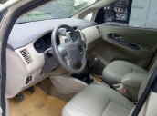 Bán ô tô Toyota Innova E sản xuất 2014 xe gia đình, giá tốt