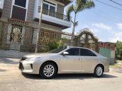 Bán Toyota Camry AT sản xuất 2016 số tự động, 810tr