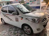 Cần bán xe Hyundai Grand i10 sản xuất năm 2012, màu trắng, xe nhập