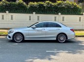 Cần bán lại xe Mercedes C300 AMG sản xuất năm 2018, màu bạc