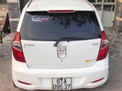 Cần bán xe Hyundai Grand i10 sản xuất năm 2012, màu trắng, xe nhập