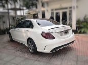 Cần bán Mercedes C300 đời 2019, màu trắng