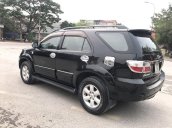 Cần bán gấp Toyota Fortuner 2.7V 4x4AT năm sản xuất 2010, màu đen còn mới