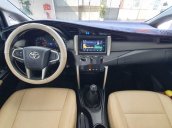 Bán xe Toyota Innova đời 2019, màu xám, số sàn