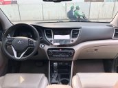 Cần bán gấp Hyundai Tucson năm sản xuất 2015, màu đen, chính chủ