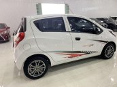 Bán ô tô Chevrolet Spark 1.2MT sản xuất năm 2017, màu trắng, giá tốt