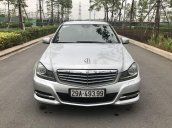 Cần bán gấp Mercedes C250 năm 2011, màu bạc, 555 triệu