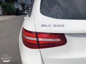 Bán Mercedes GLC 200 năm sản xuất 2019, màu trắng, xe cũ như mới