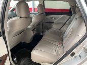 Cần bán gấp Toyota Venza đời 2009, màu bạc, nhập khẩu nguyên chiếc, 690 triệu