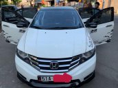 Cần bán lại xe Honda City AT sản xuất năm 2013, màu trắng