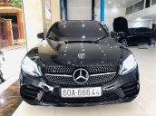 Cần bán Mercedes C300 AMG đời 2019, màu đen