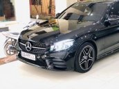 Cần bán Mercedes C300 AMG đời 2019, màu đen