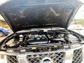 Cần bán gấp Nissan Navara MT đời 2011, màu đen, nhập khẩu số sàn