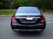 Cần bán Mercedes E class đời 2019, màu đen