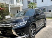 Cần bán xe Mitsubishi Outlander 2018, màu đen còn mới giá cạnh tranh