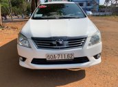 Cần bán xe Toyota Innova sản xuất năm 2014, màu trắng