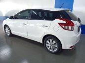 Cần bán xe Toyota Yaris đời 2016, màu trắng, nhập khẩu nguyên chiếc  