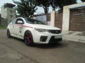 Cần bán xe Kia Cerato Koup 2.0 AT 2010, màu trắng xe gia đình, giá tốt