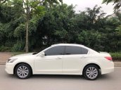 Bán xe ô tô Honda Accord sản xuất năm 2011, màu trắng còn rất mới