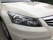 Bán xe ô tô Honda Accord sản xuất năm 2011, màu trắng còn rất mới