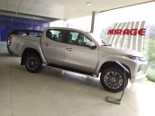 Chiếc xe bán tải - Mitsubishi Triton: Phiên bản AT Mivec Premium sản xuất 2020, màu bạc, bán giá tốt