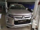 Chiếc xe bán tải - Mitsubishi Triton: Phiên bản AT Mivec Premium sản xuất 2020, màu bạc, bán giá tốt