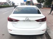 Cần bán gấp Mazda 3 đời 2017, màu trắng như mới