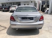 Bán Mercedes E250 năm sản xuất 2017, màu bạc