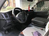 Cần bán xe Toyota Hiace năm sản xuất 2016, màu bạc, giá tốt