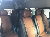 Cần bán xe Toyota Hiace năm sản xuất 2016, màu bạc, giá tốt