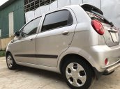 Cần bán xe Chevrolet Spark năm sản xuất 2015, màu bạc  