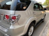 Cần bán xe Toyota Fortuner sản xuất 2014, màu bạc chính chủ, 709 triệu