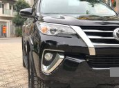 Cần bán gấp Toyota Fortuner AT đời 2019, màu đen còn mới