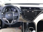Cần bán xe Toyota Camry sản xuất 2020, màu đen, nhập khẩu