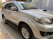 Cần bán xe Toyota Fortuner sản xuất 2014, màu bạc chính chủ, 709 triệu