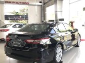 Cần bán xe Toyota Camry sản xuất 2020, màu đen, nhập khẩu