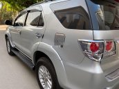 Cần bán xe Toyota Fortuner sản xuất 2014, màu bạc chính chủ, 709 triệu