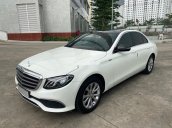 Cần bán lại xe Mercedes E class năm 2017, màu trắng