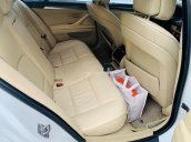 Cần bán BMW 523i 2010, màu trắng, xe nhập 