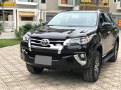 Cần bán gấp Toyota Fortuner AT đời 2019, màu đen còn mới