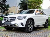 GLC 200 4Matic giảm giá lên đến 100tr, tặng phụ kiện chính hãng, chỉ cần 600tr nhận xe lãi suất thấp