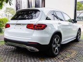 GLC 200 4Matic giảm giá lên đến 100tr, tặng phụ kiện chính hãng, chỉ cần 600tr nhận xe lãi suất thấp