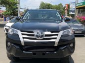 Bán xe Toyota Fortuner 2.4 MT 2019, màu đen, giá 976tr