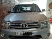 Bán Toyota Fortuner năm 2011, màu bạc, nhập khẩu