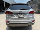 Bán Hyundai SantaFe 4WD 2.4AT màu bạc máy xăng số tự động 2 cầu sản xuất 2018 biển Sài Gòn đi 19000km