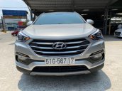 Bán Hyundai SantaFe 4WD 2.4AT màu bạc máy xăng số tự động 2 cầu sản xuất 2018 biển Sài Gòn đi 19000km