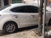 Cần bán gấp Mazda 3 đời 2018, màu trắng còn mới