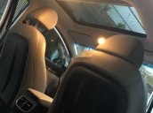 Bán Hyundai Elantra đời 2018, màu trắng, giá tốt