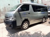 Cần bán xe Toyota Hiace năm 2011, màu xám